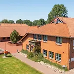 Jugendherberge Toenning Hostel *